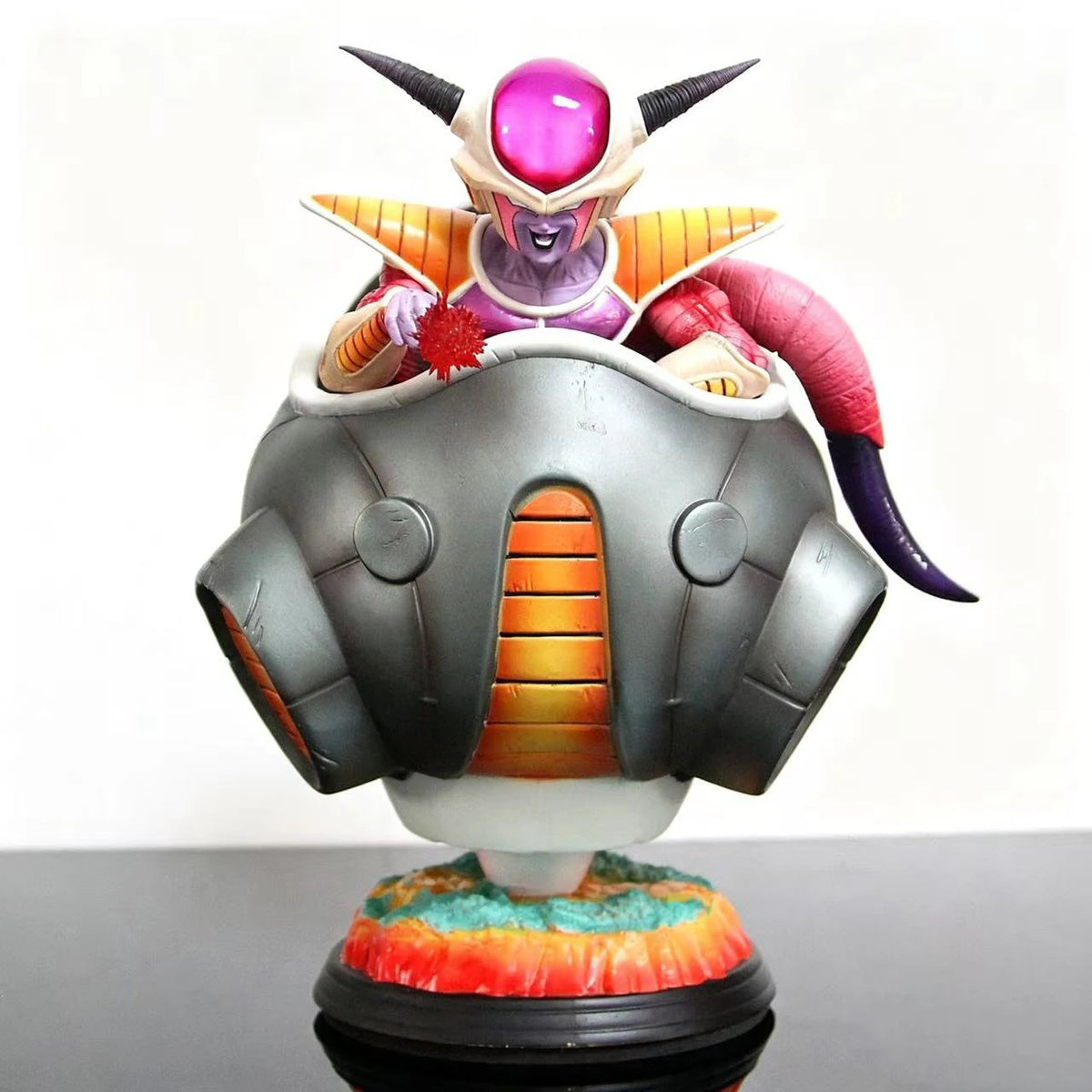 Figurine Dragon Ball - Freezer dans son Vaisseau