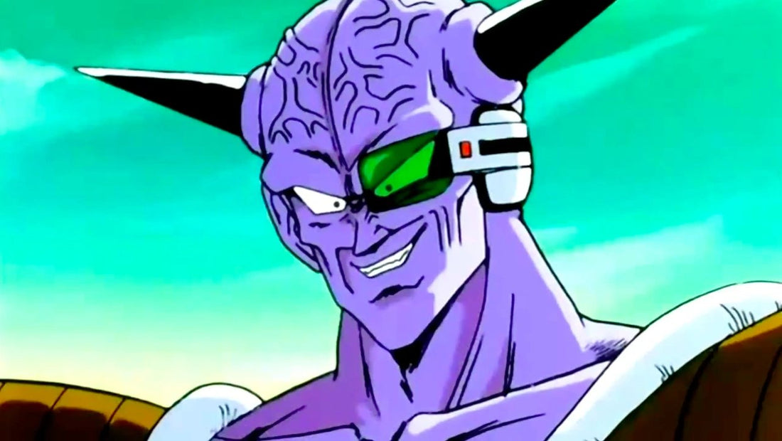 Primer plano del Capitán Ginyu, piel morada con venas, dos cuernos negros y scouter verde sobre el ojo, con una sonrisa burlona ante un cielo turquesa.