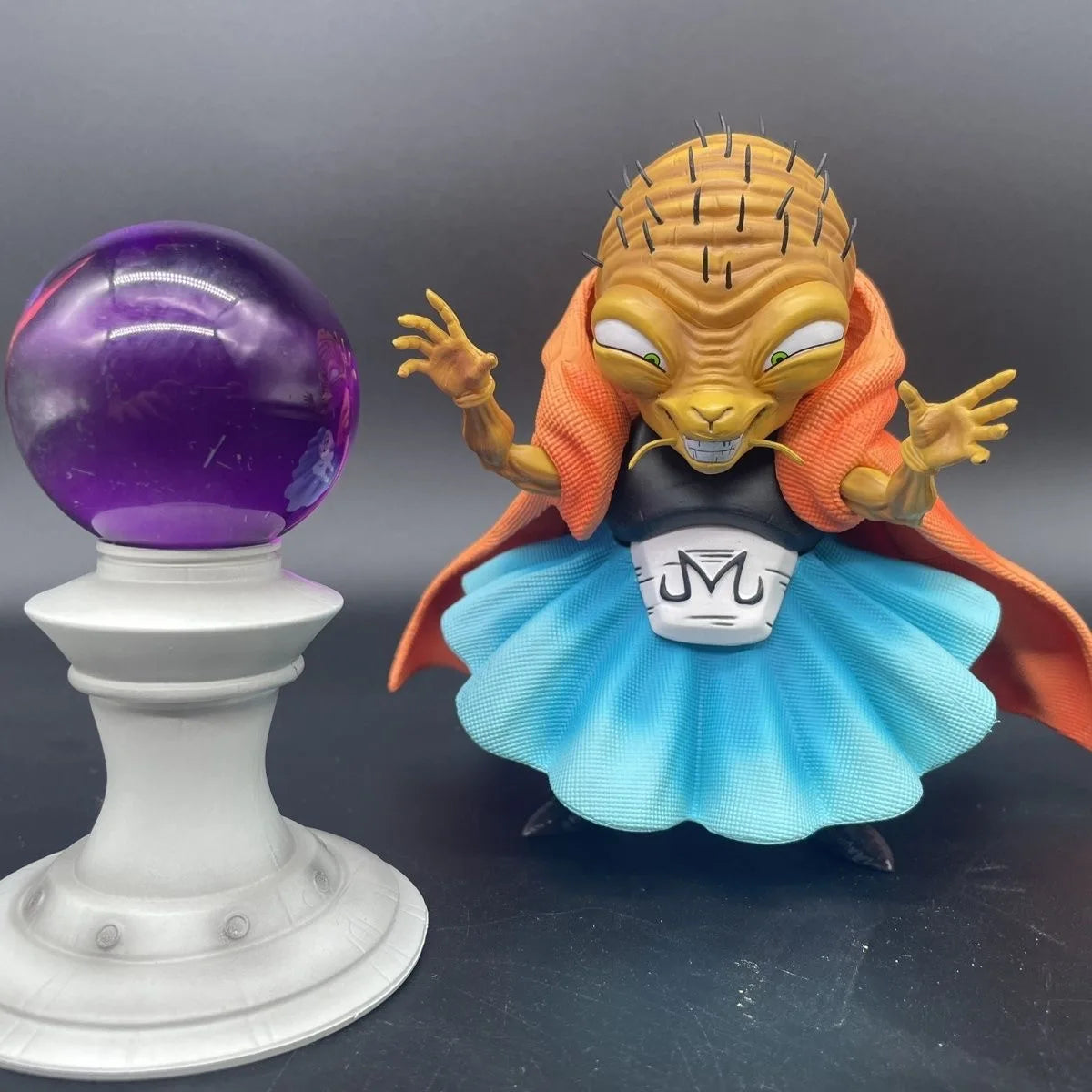 Figurine Dragon Ball - Babidi et sa Boule Lumineuse