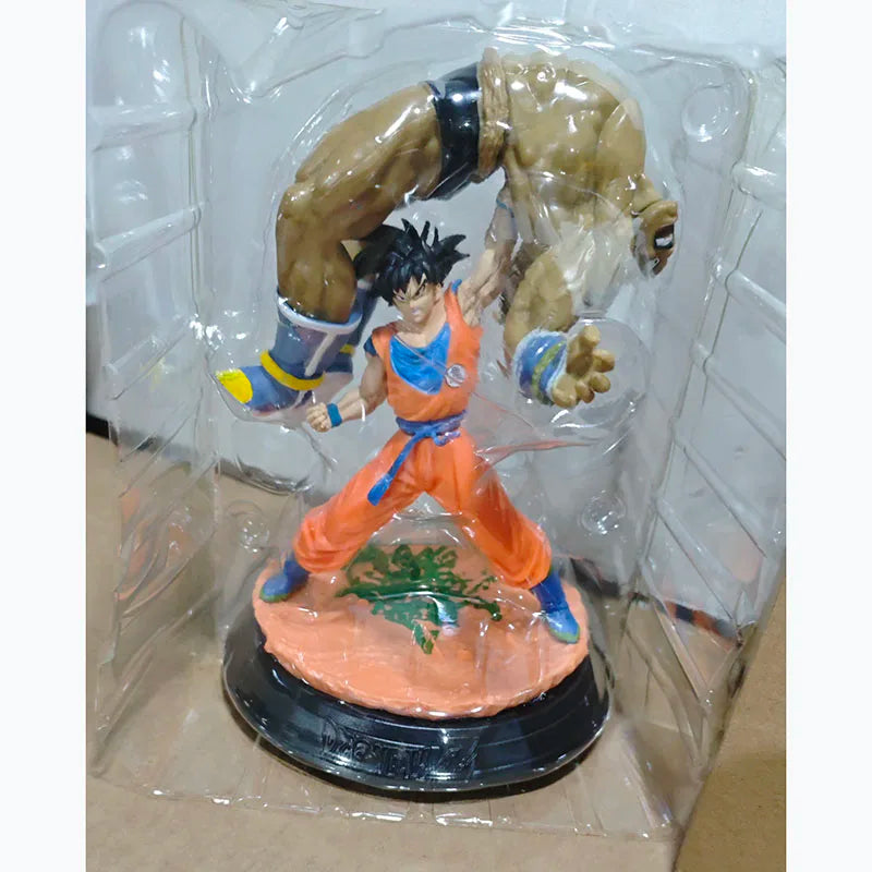 Figurine Dragon Ball - Goku soulevant Nappa